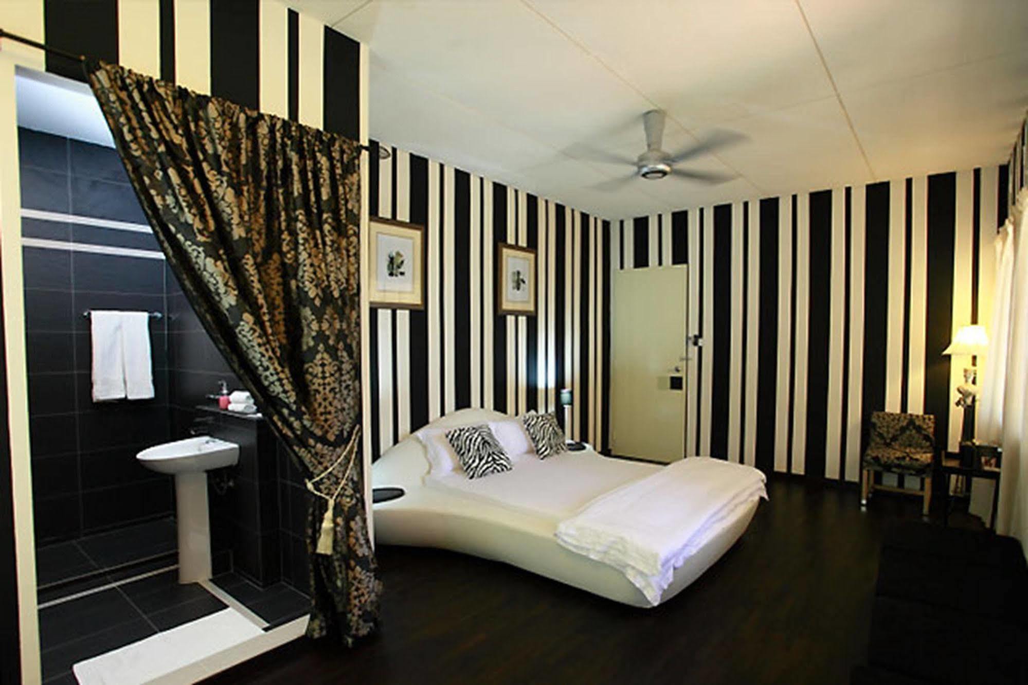 Chymes Hotel Tanjung Bungah  Dış mekan fotoğraf