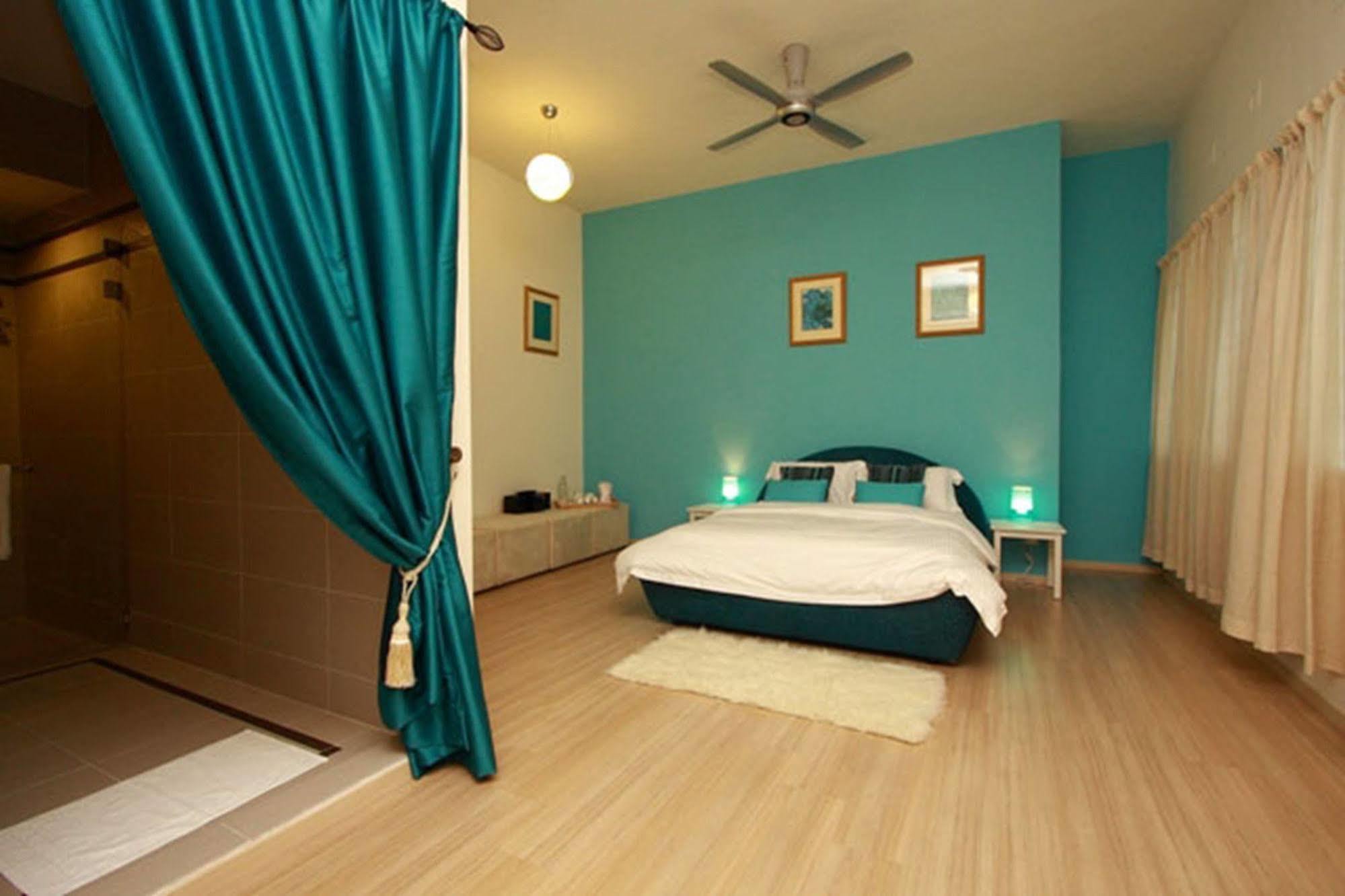 Chymes Hotel Tanjung Bungah  Dış mekan fotoğraf